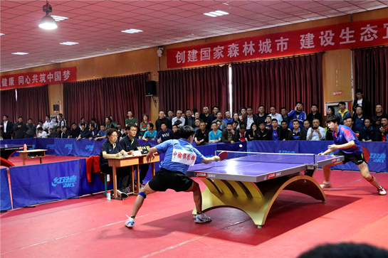 于查尔莫斯 于查尔莫斯