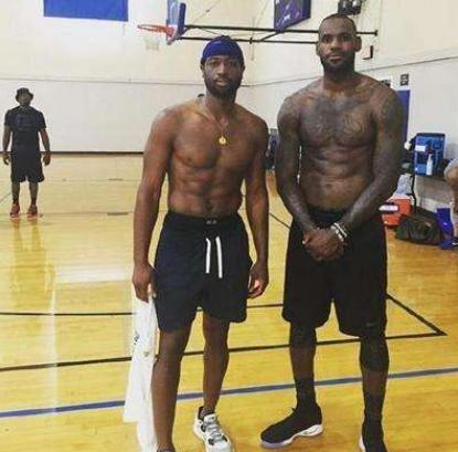 站位半步 站位半步